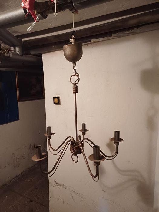 Stary żyrandol do renowacji