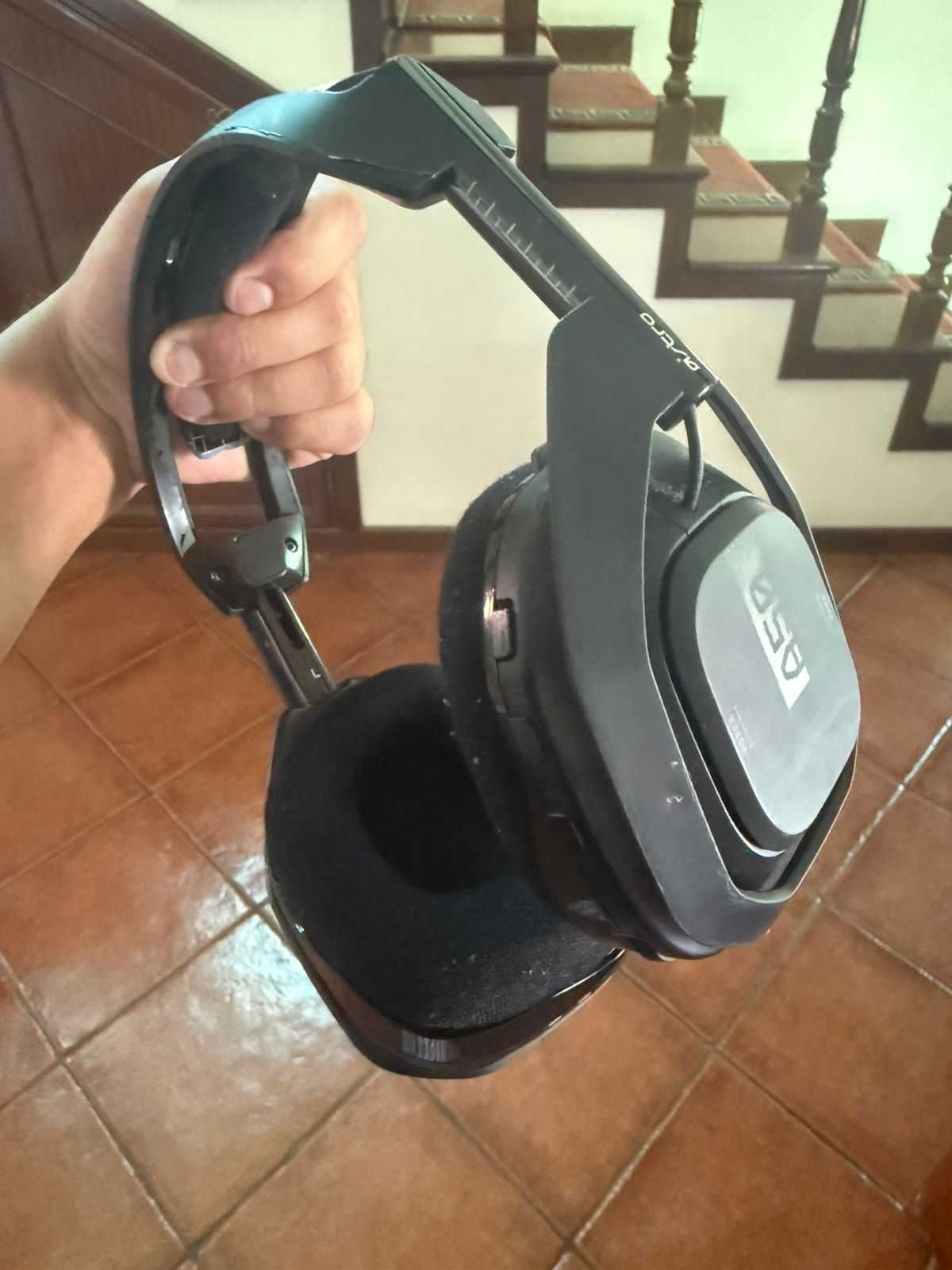 Astro A50 Wireless + Base Station - PS5/PS4/PC/Mac