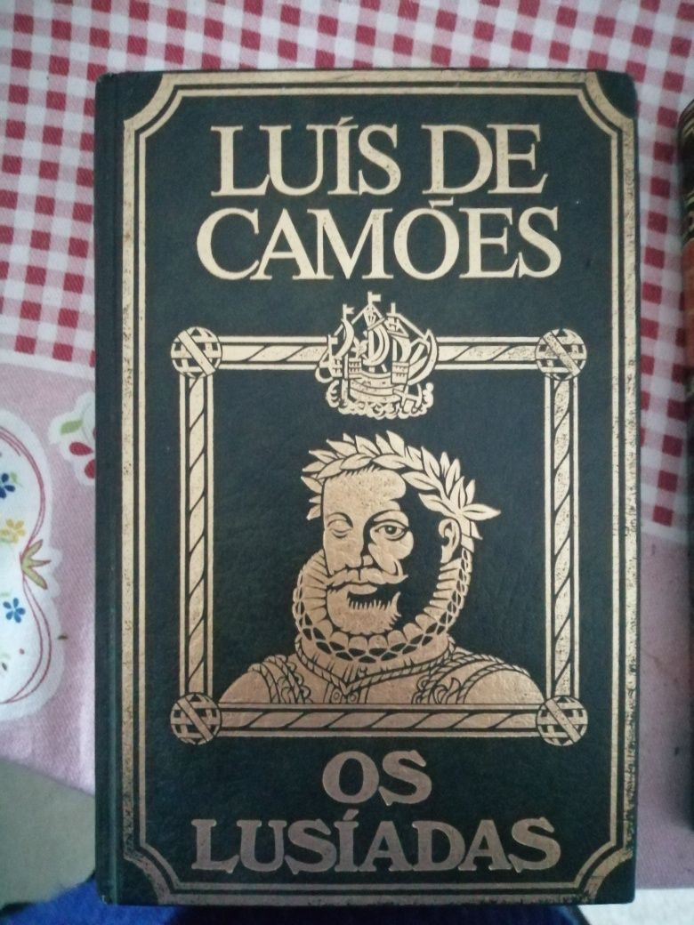 Dois livros do Bocage e Camões