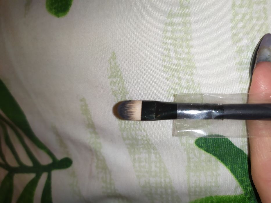 Sprzedam pędzel do makijażu oczu