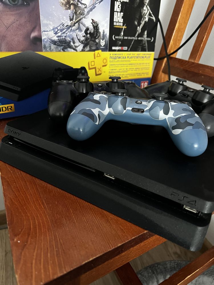 Приставка PlayStation4 slim ( PS4) 1 TB + 3 оригінальні джойстики