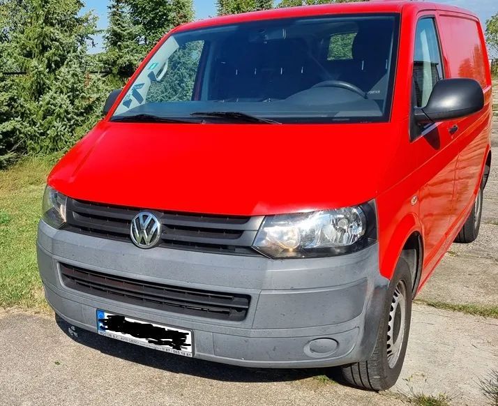 Volkswagen Transporter VW T5  2.0 tdi .
