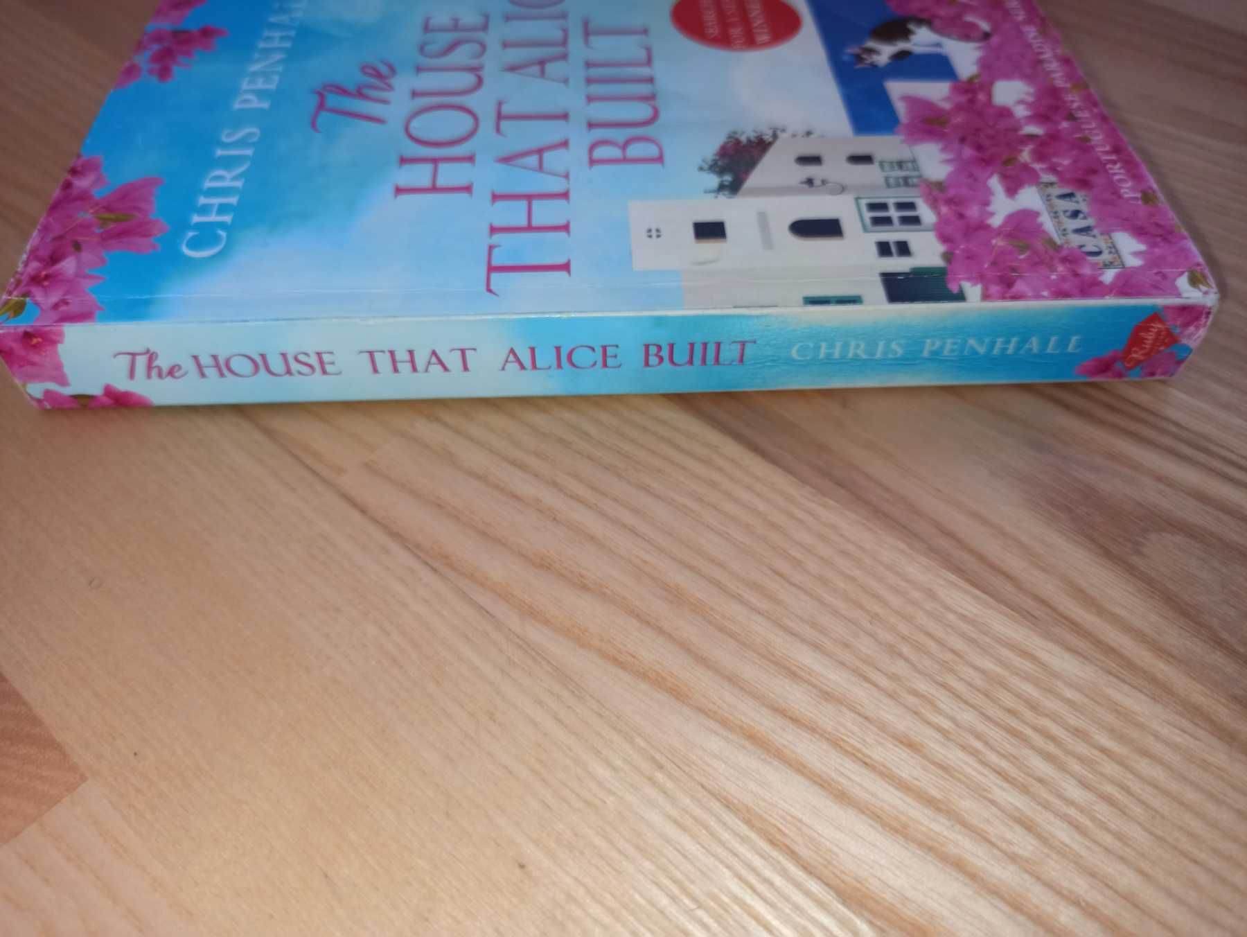 Книга The House that Alice Built

Chris Penhall