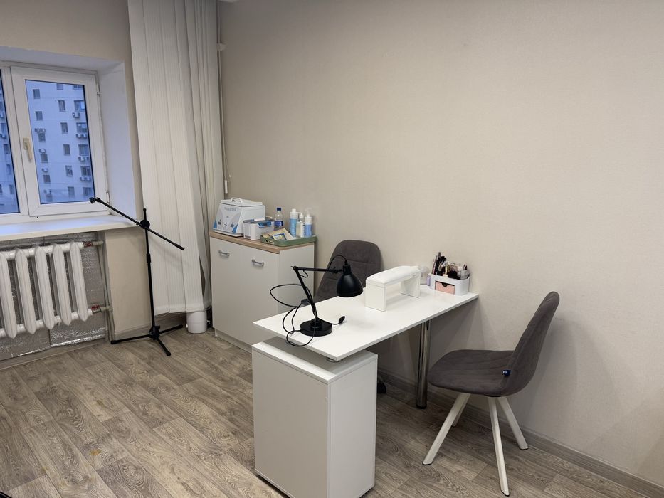 Стіл для манікюра