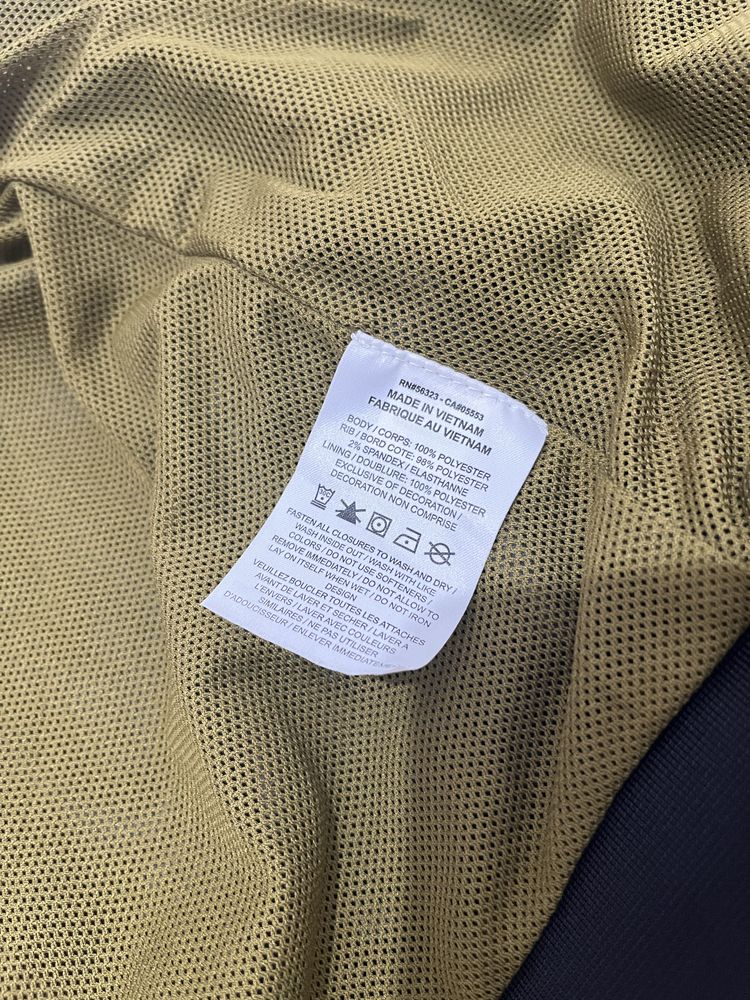 Nike r. XL meska kurtka przeciwdeszczowa czarna khaki
