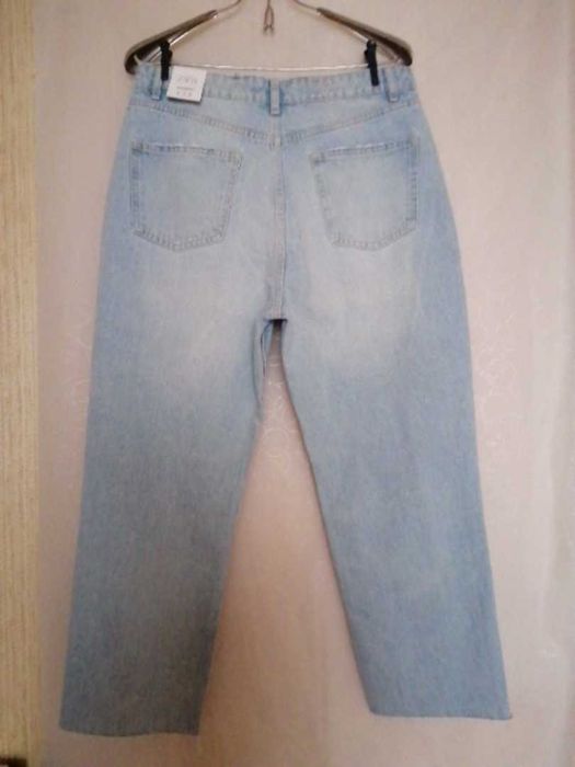 Джинсы Zara. , укороченные