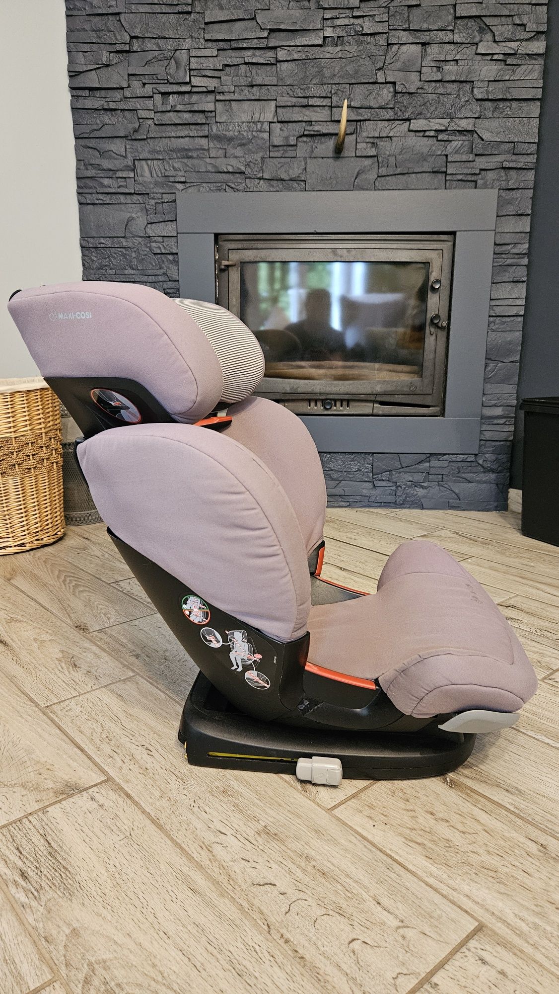 Fotelik Maxi Cosi z ISOFIX 15-36 kg