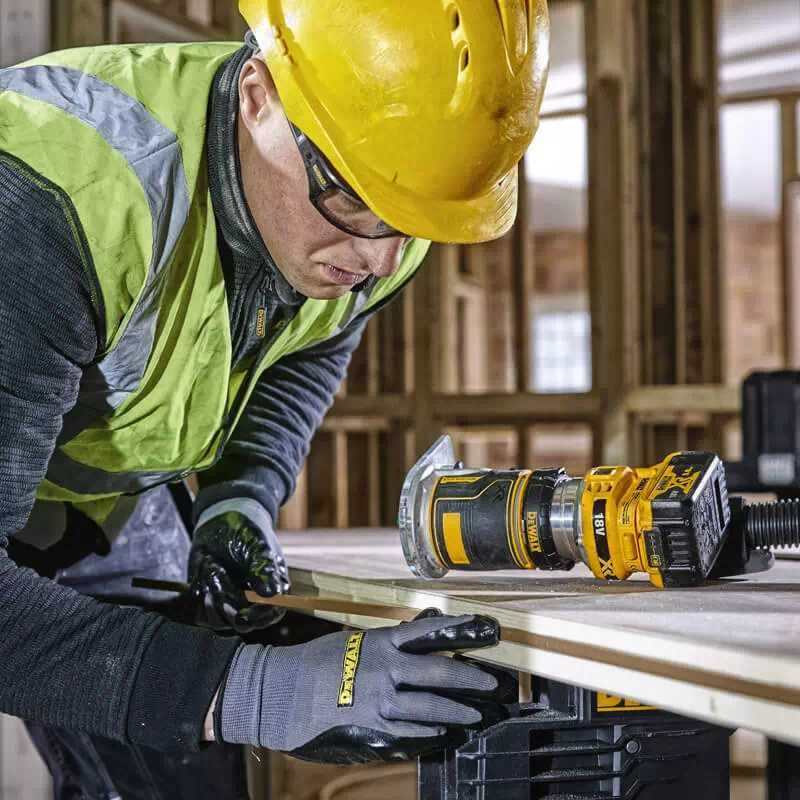 DeWALT DCW604 Фрезер\2 базы\Упоры\6.35-8 цанга\гарантия