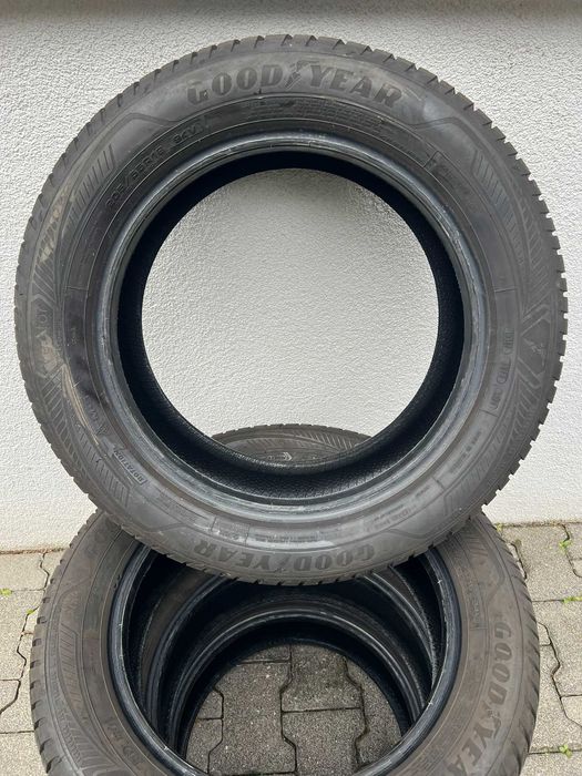 GoodYear Vector 4 Seasons (205/55/16)