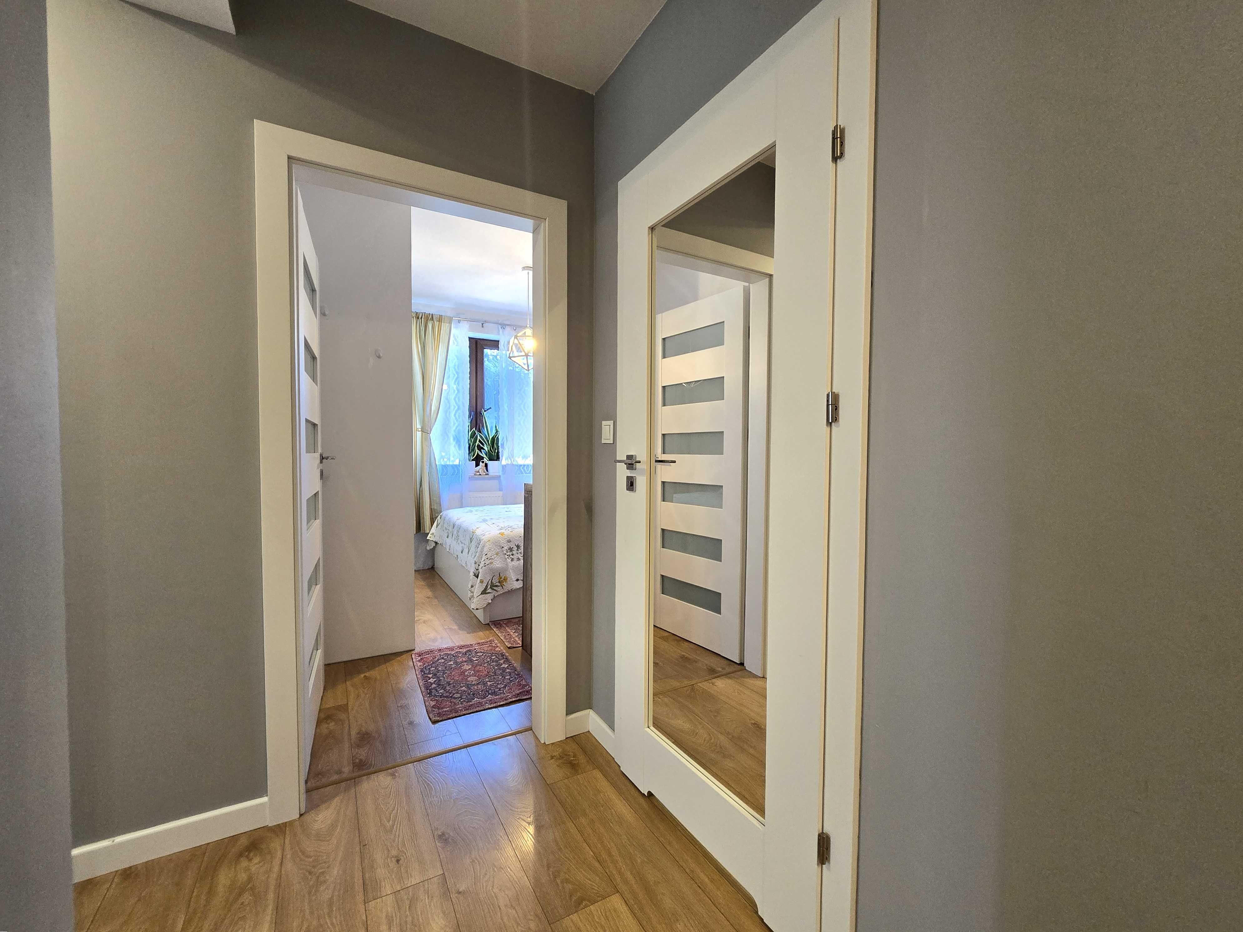 Bez prowizji! • 2 pokoje - 50 m2 • balkon • garaż • komórka • klima