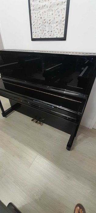 Piano vertical design Alemão Samick em excelente estado