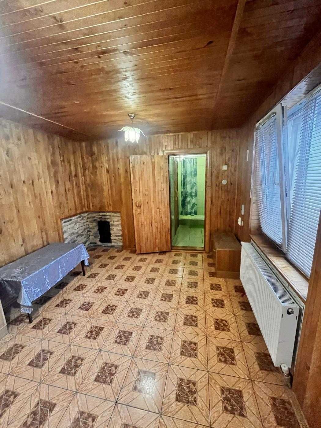 Продаж  будинку в центральній частині міста.