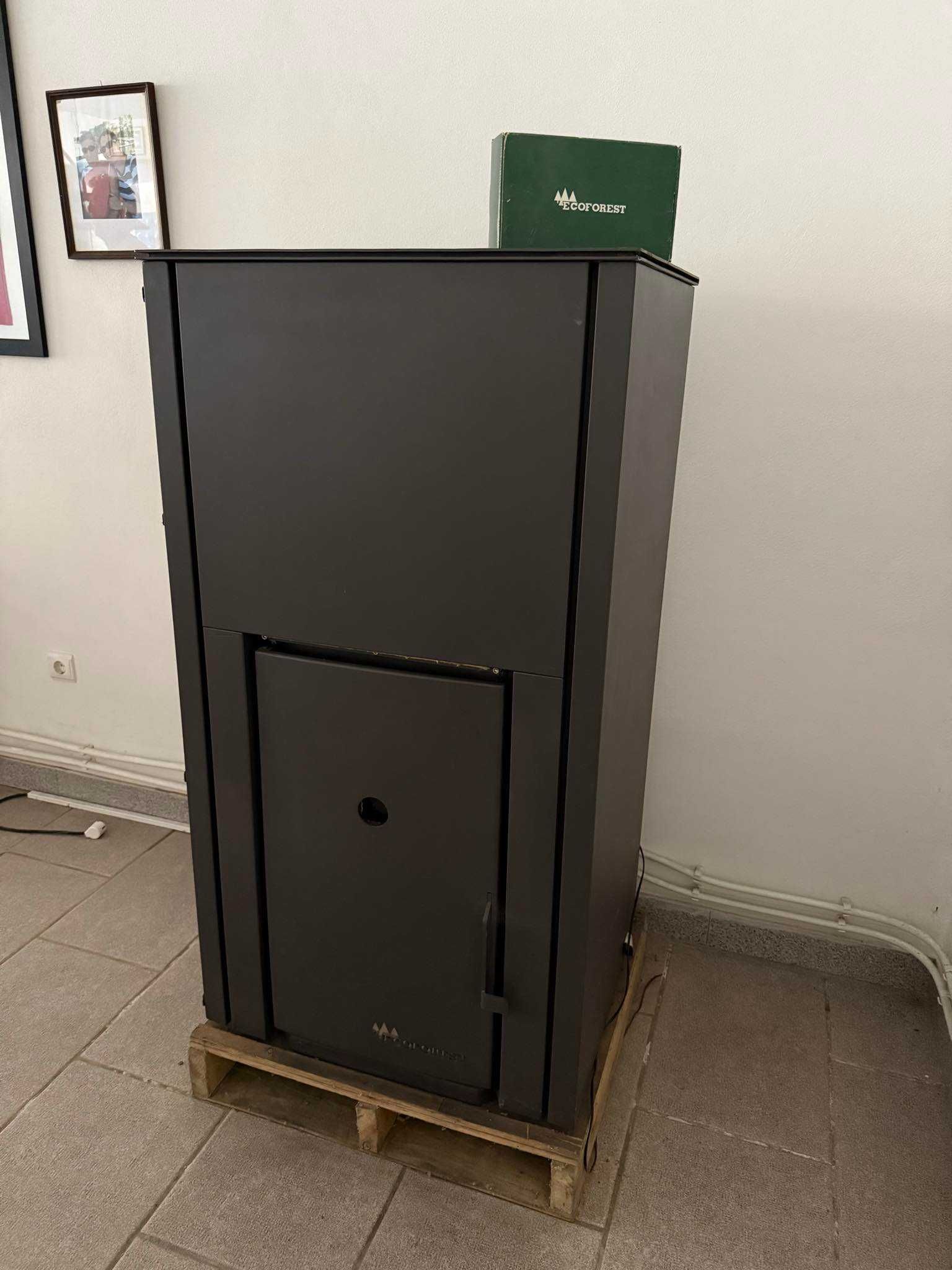 Caldeira a pellets Ecoforest modelo Cantina Super 29kw