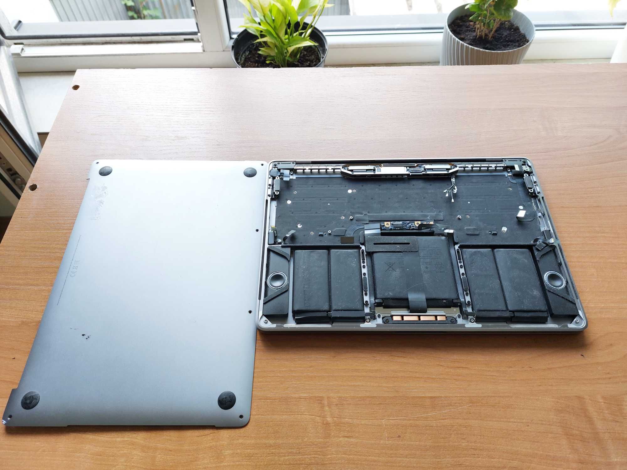 Apple MacBook Pro na części (4 sztuki)