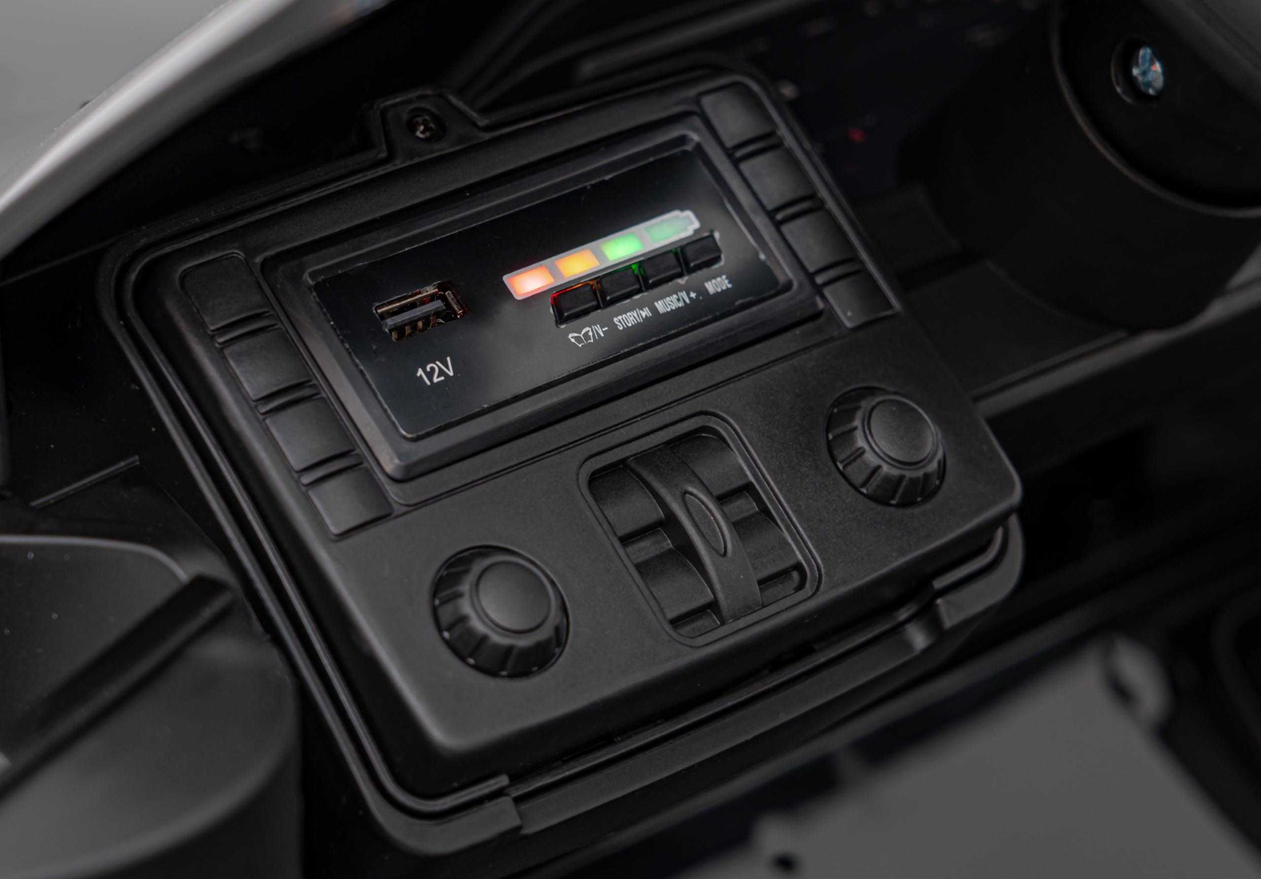 Autko na akumulator dla dzieci  BMW M4 Czarny PA.SX2418