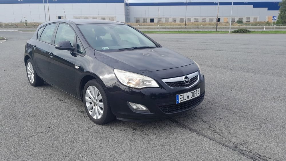 Opel Astra J 1.6 115KM htb 5drzwi prywatnie bezwypadkowa 2010r