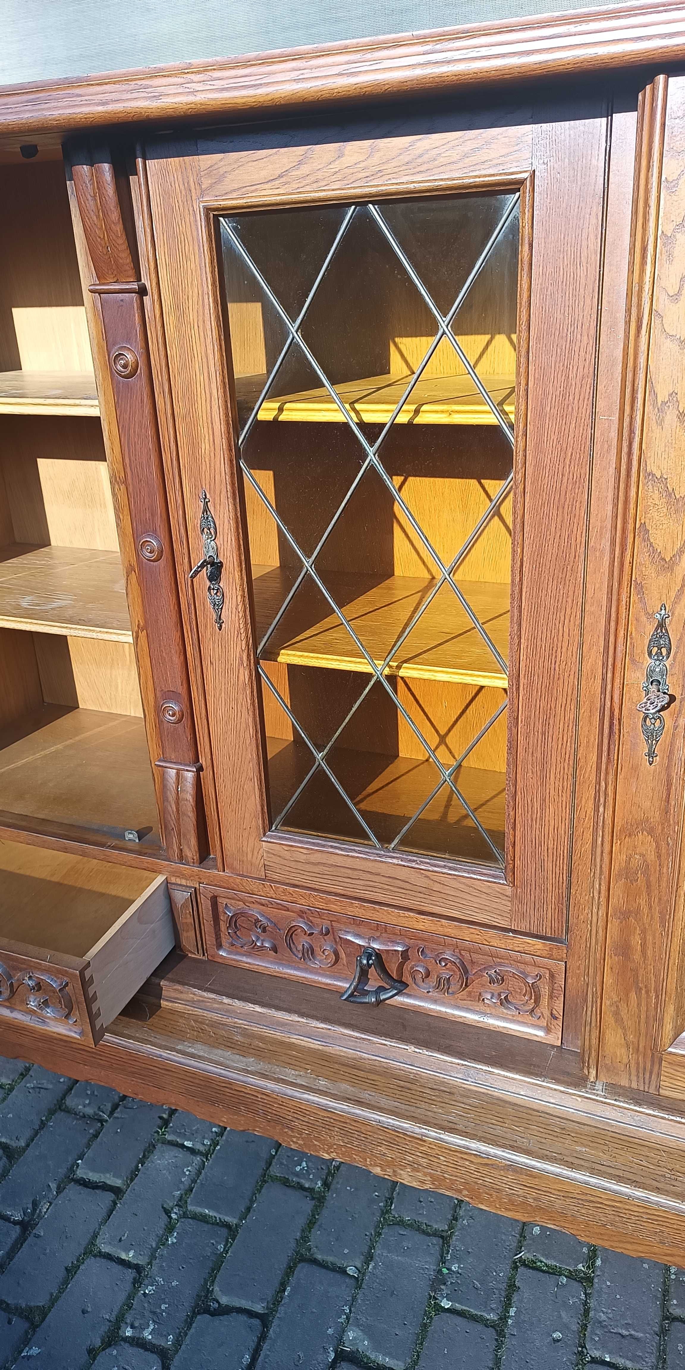 Kredens/biblioteka z elementami rzeźbionymi