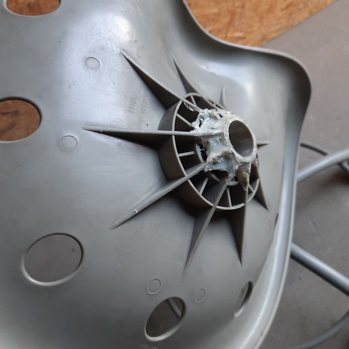 Taboret obrotowy na kółkach