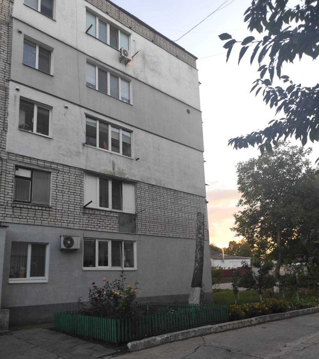 Продам  3-х кімнатну квартиру в Каневі