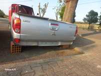 Caixa Mitsubishi L200 Strakar