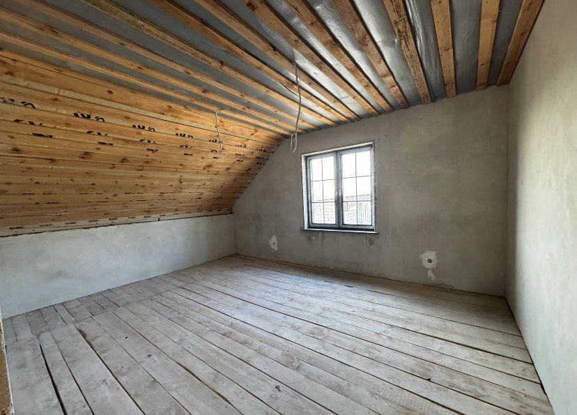 ВИГІДНА ПРОПОЗИЦІЯ! Добротний будинок у Корневі, є всі комунікації!