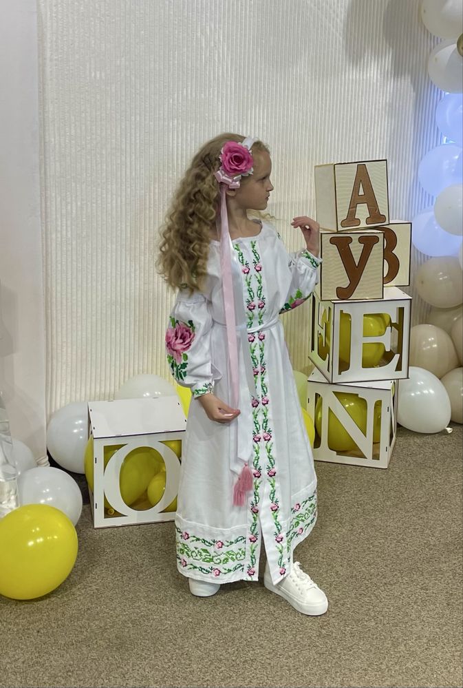 Вишита сукня, вишиванка, плаття вишите з віночком, нарядне плаття