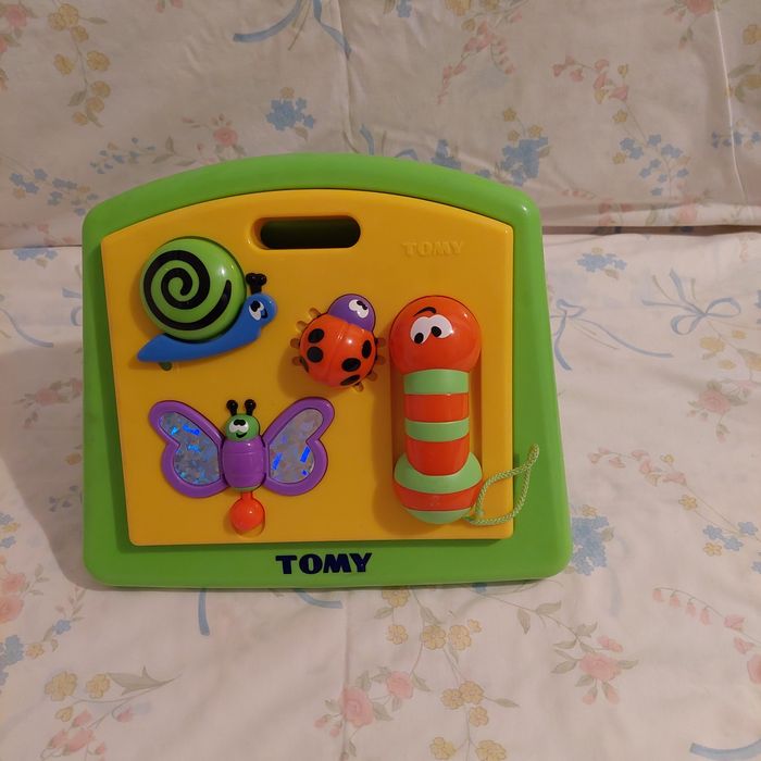 Vários brinquedos para crianças