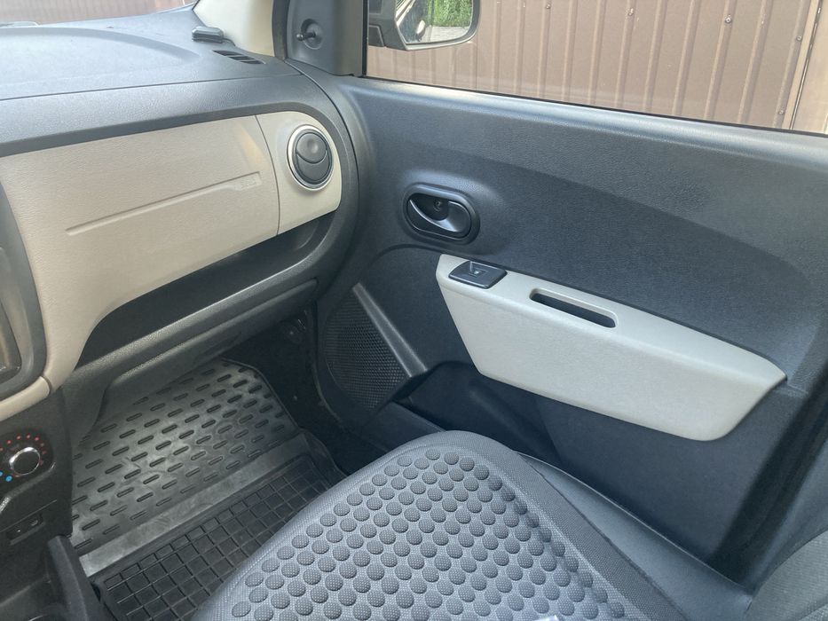 Продам автомобіль Dacia Lodgy 2014р