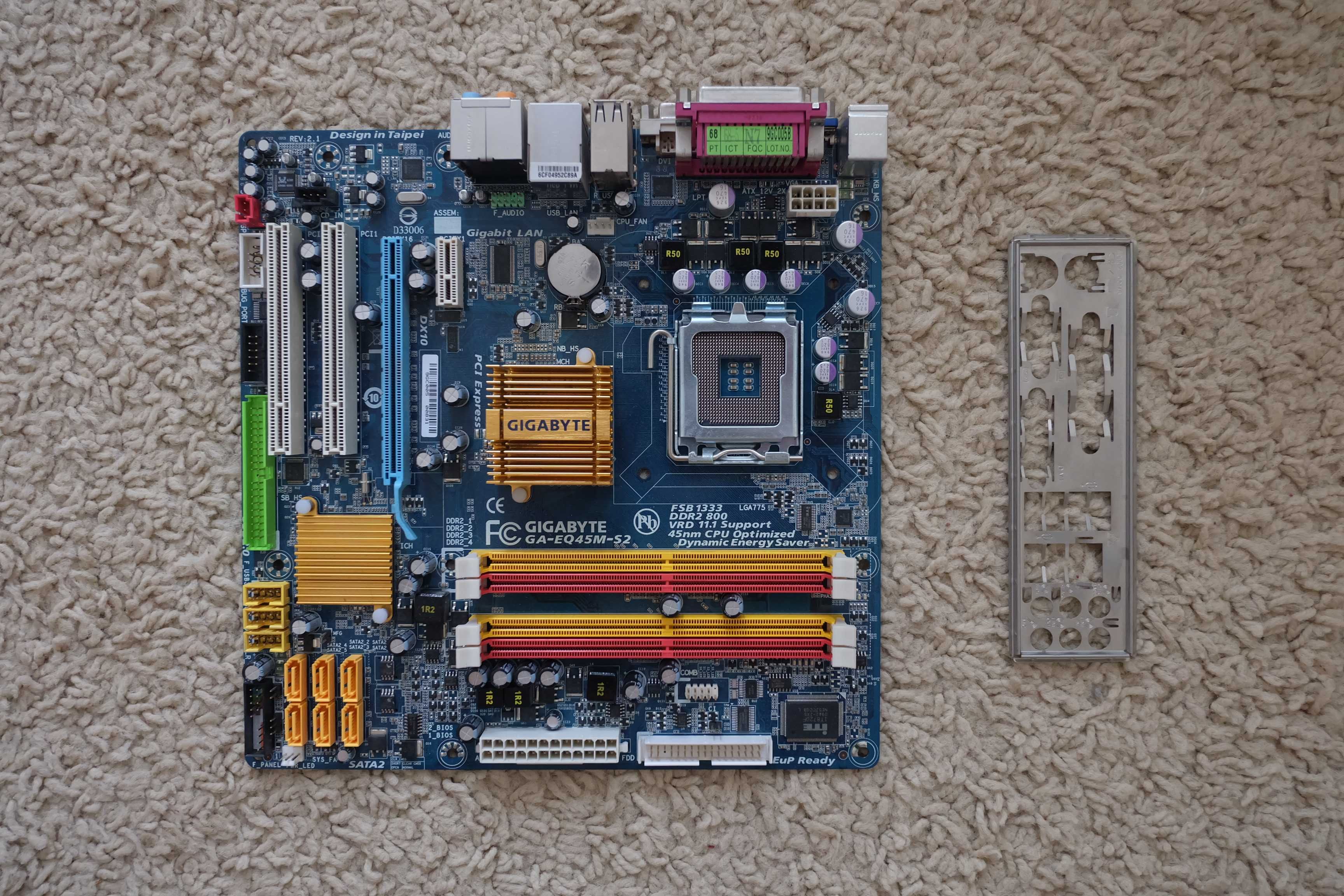 * Plyta glowna Gigabyte GA-EQ45M-S2 rev: 2.1 + 8GB RAM * LGA 775 DDR2
