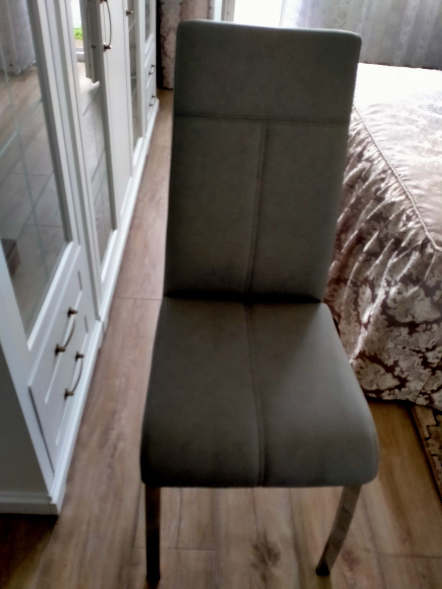 Кухонный стул серый