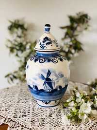 Wazon Delft Blue wiatraki Holandia amfora kobalt