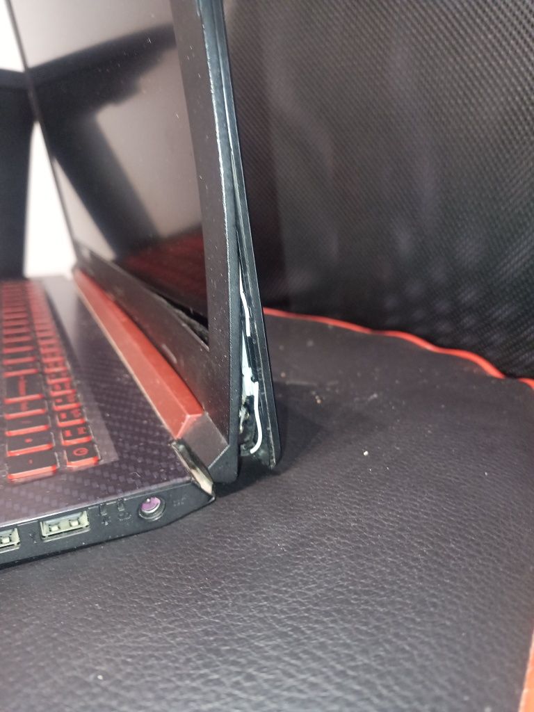 Laptop ( Acer Nitro 5 AN515-42 )