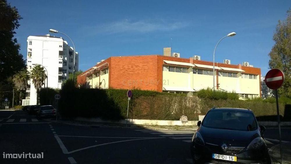 Escritório Usado de 991m²  Amadora, Lisboa