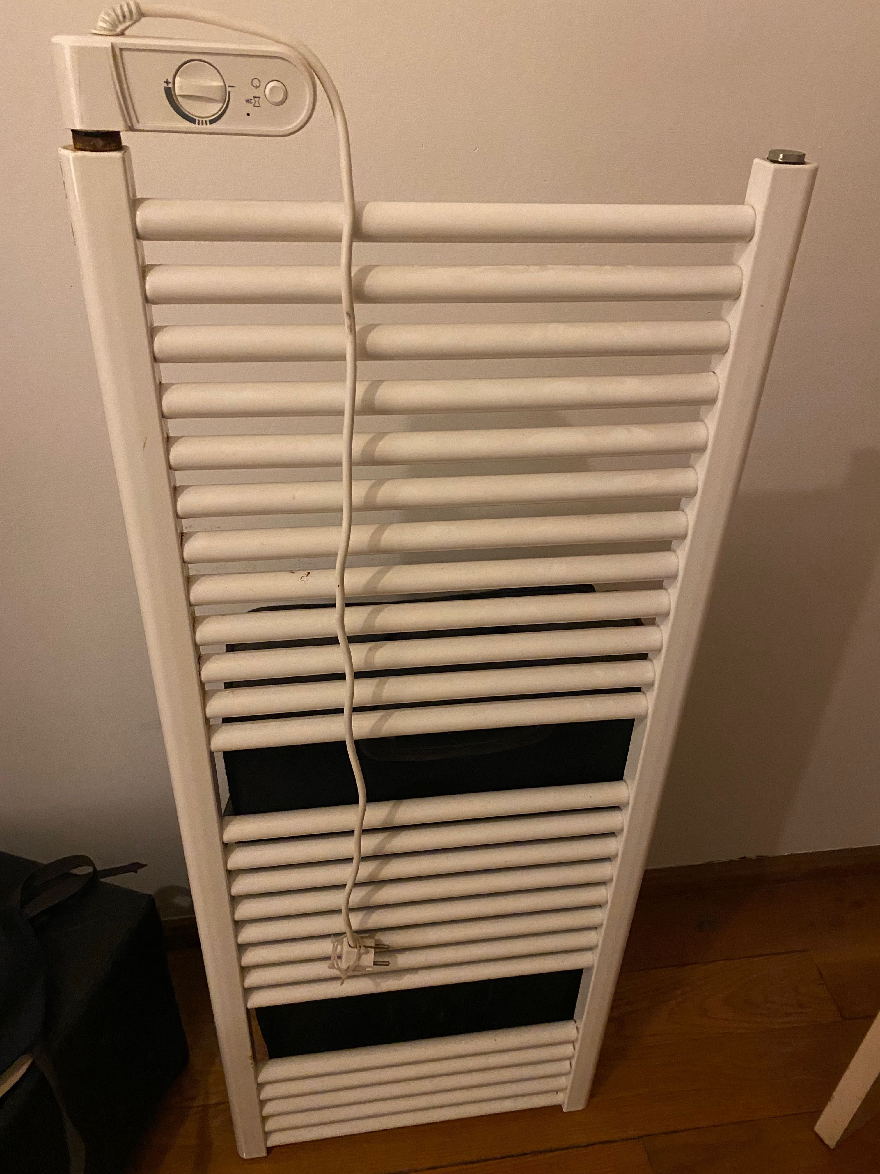Toalheiro eléctrico 600W