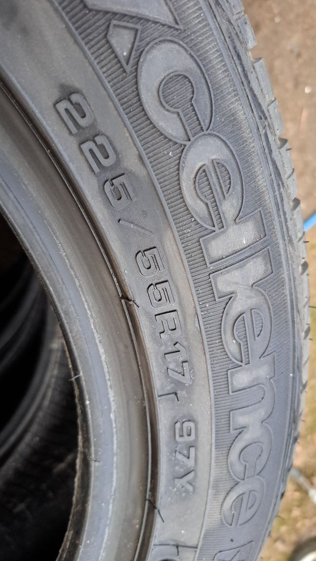 4 x goodyear 225/55 17"