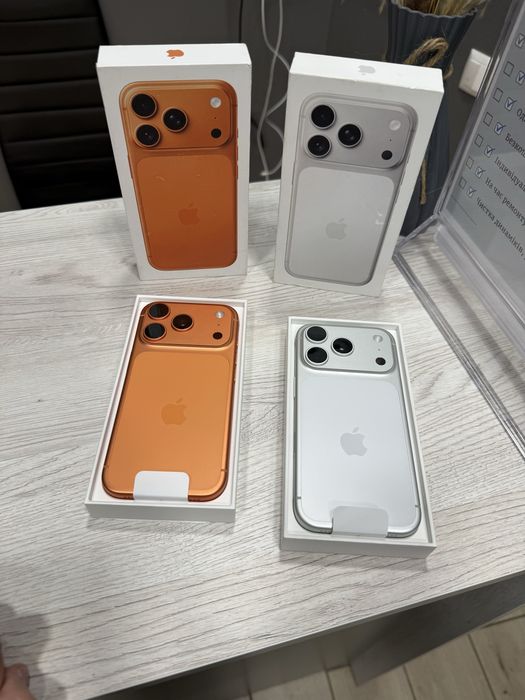 New/Open box iphone 17 pro 256gb orange/silver.