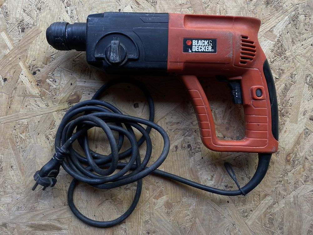 Перфоратор Black&Decker KD650 не прцює