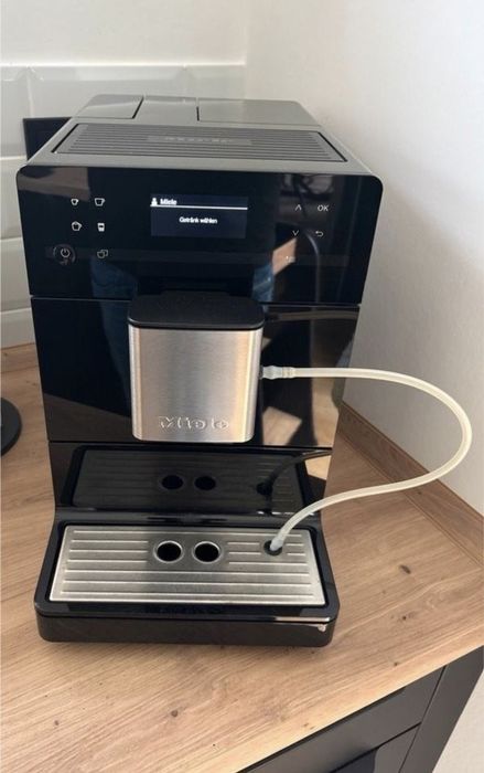 Кавомашина Miele 5400