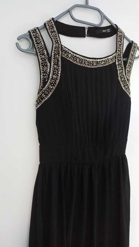 Czarna plisowana maxi sukienka zdobiona tfnc asos 34 wesele studniówka