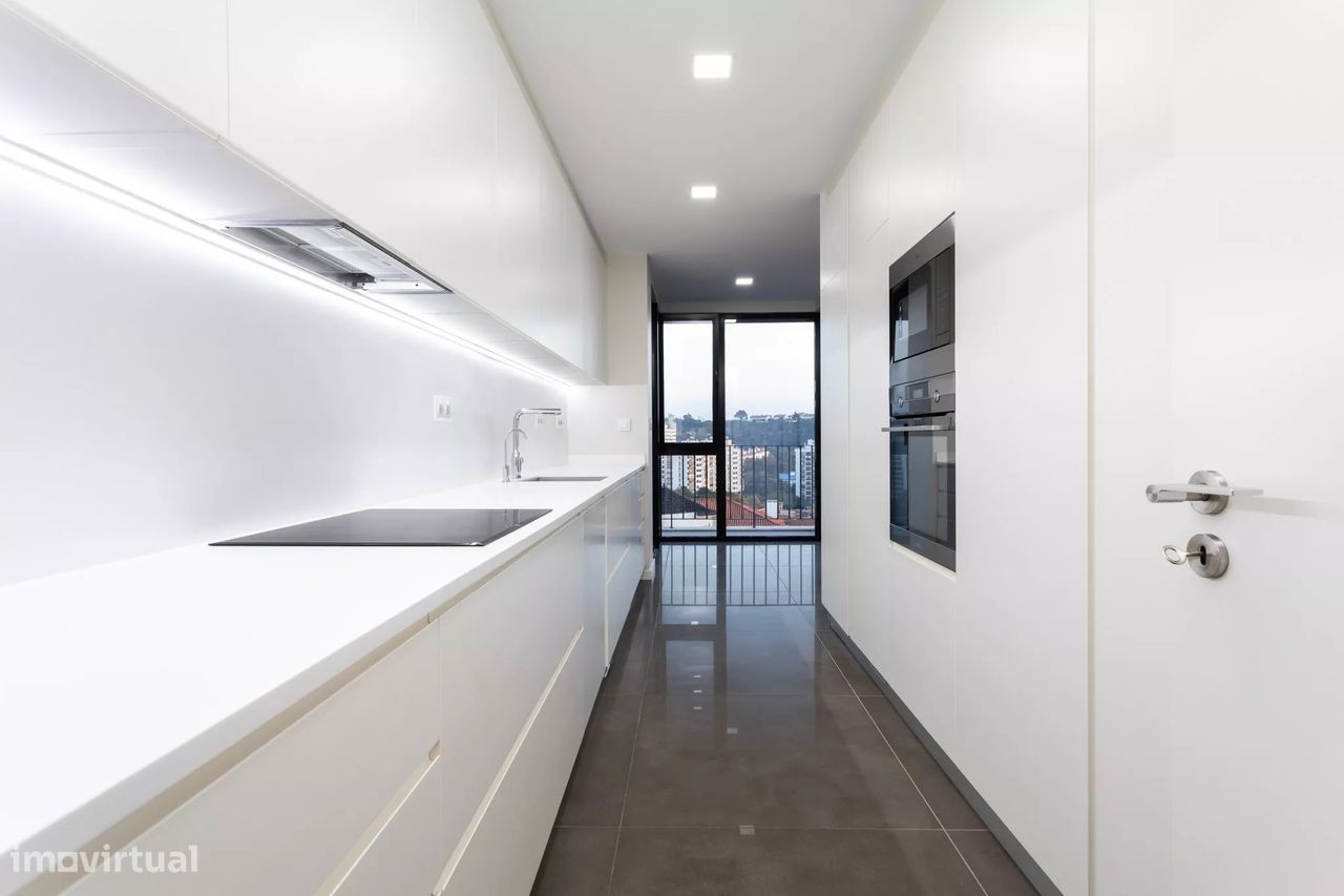 Apartamento T4 no Condomínio VILLA ROMÃO em Carnaxide