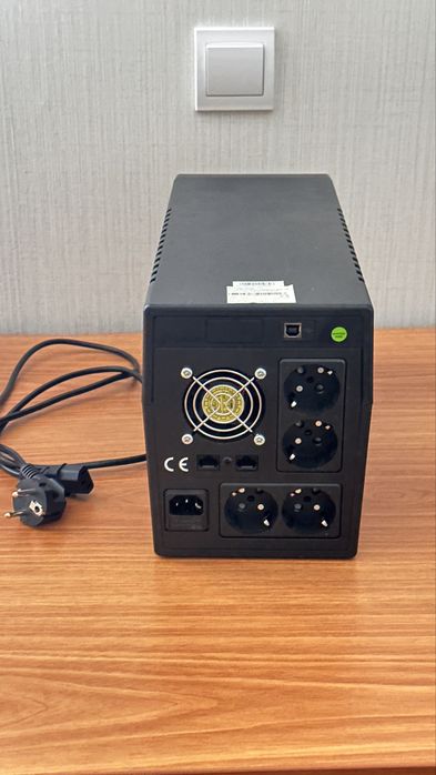 ИБП Green Cell MICROPOWER 1500 BA 900 Вт UPS04