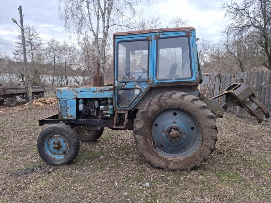 Трактор мтз 80 на ходу