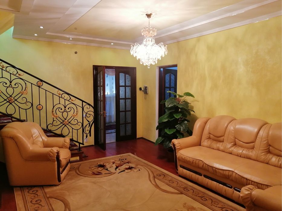 Продам сучасний будинок