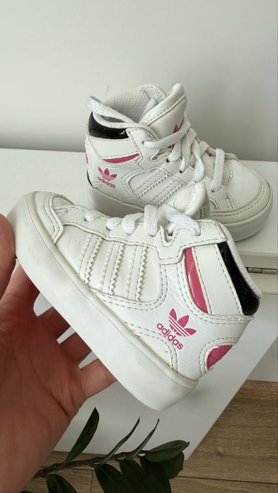 Дитячі кросівки Adidas 19 розмір 20 см