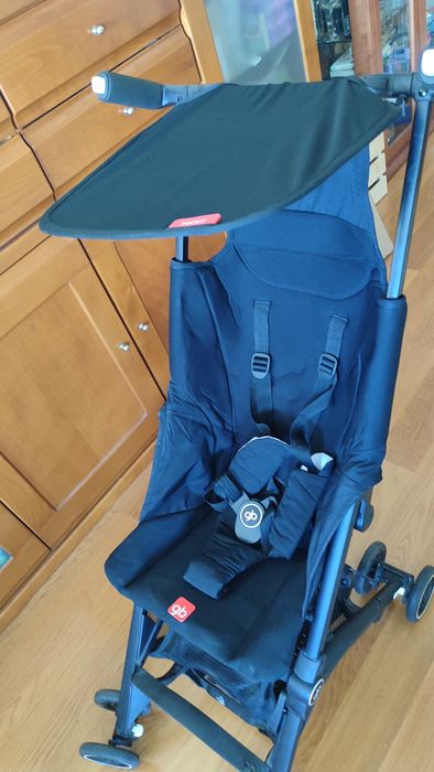 Carrinho de bebé, ideal para viagens e avião. Marca GB, modelo pockit