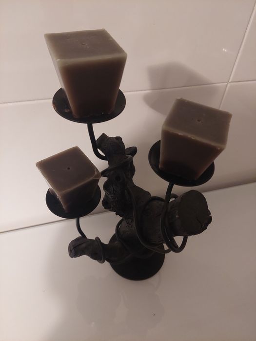 Castiçal em Madeira pintada preto