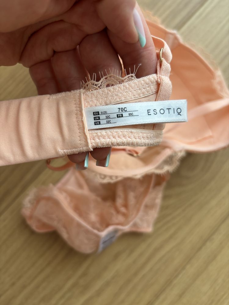 Esotiq s c70 biustonosz komplet stringi różowy stsnik push up koronka