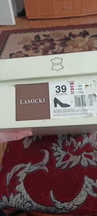 Skórzane czółenka Lasocki