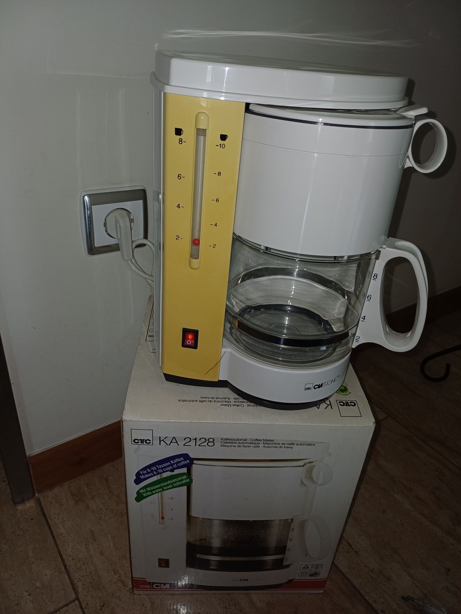 Máquina de café alemã, nova, marca Clatronic.