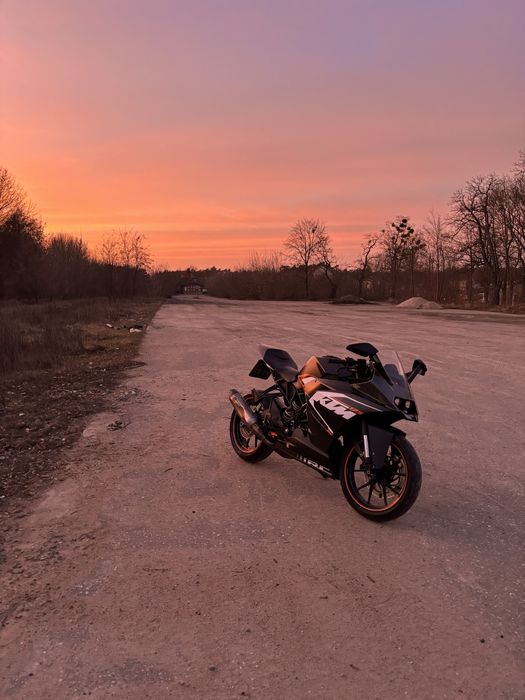 Ktm rc 125.